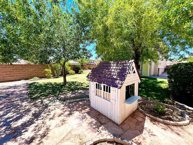 7140 Charter Crest St — Photo 97