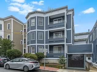 28 Surrey St #3, Cambridge, MA 02138