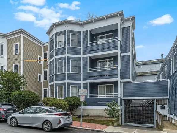 28 Surrey St #3, Cambridge, MA 02138