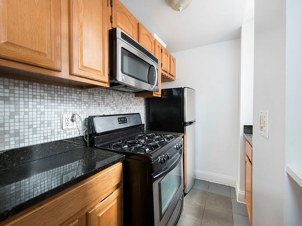 1st image of 252 W 14th St APT 4