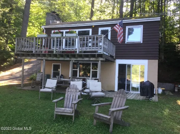 4 Abeling Lane, Hadley, NY 12835