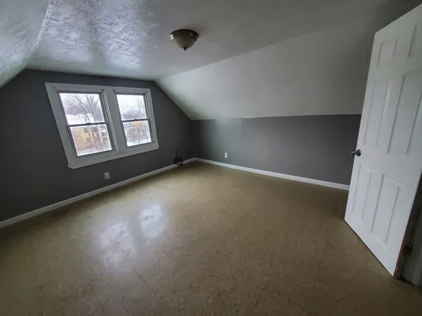 11823 Imperial Ave APT 3, Cleveland, OH 44120