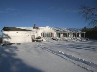 1113 Chase Rd, Veazie, ME 04401