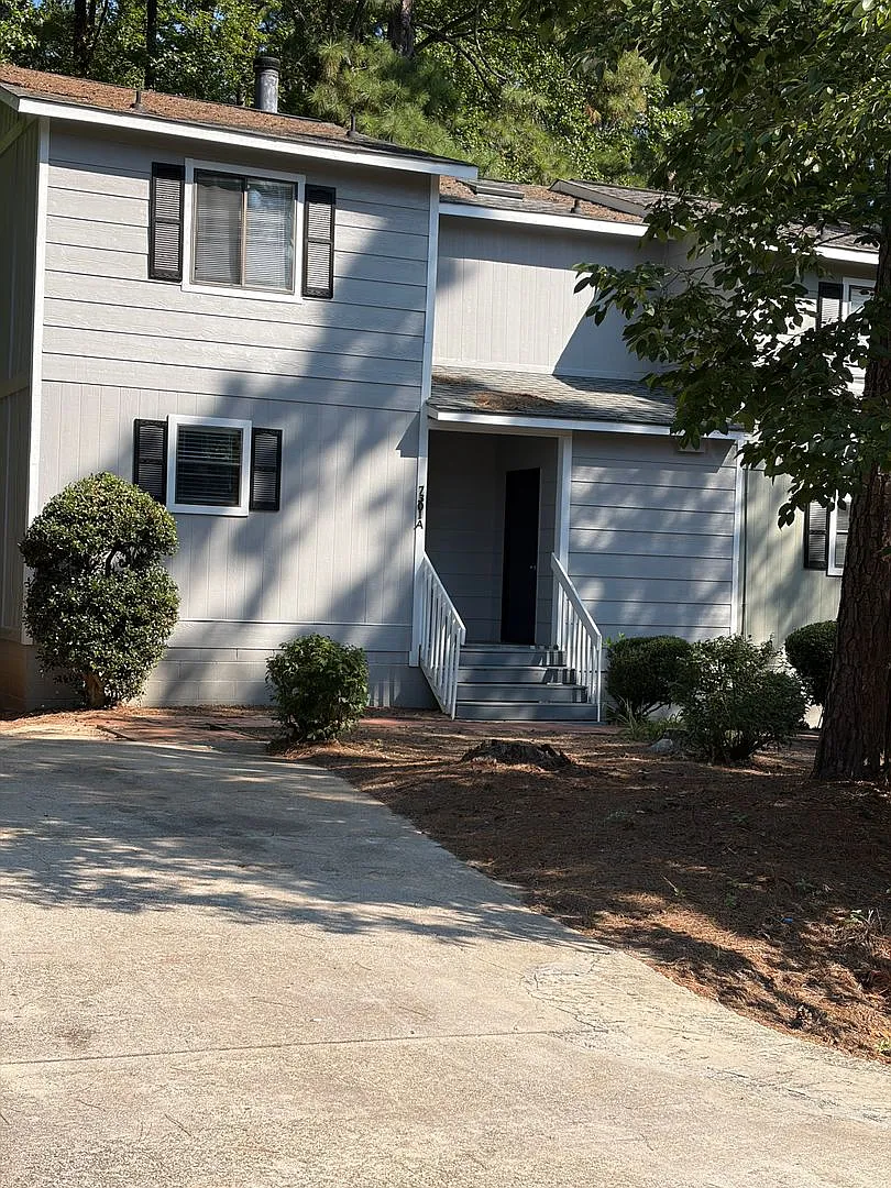 Remodeled Nw Raleigh Townhome Off Leesville Road — Photo 1