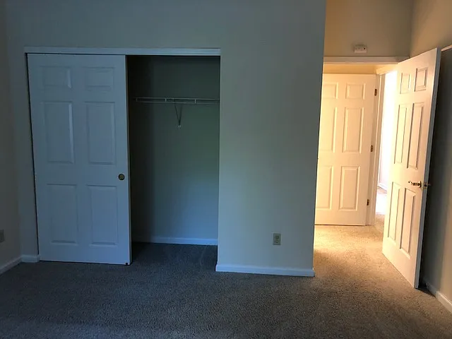 6868 N Green Bay Ave — Photo 9