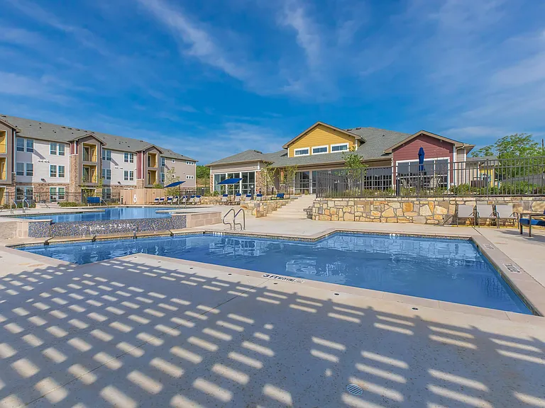 McKinney Falls Apartments — Photo 27