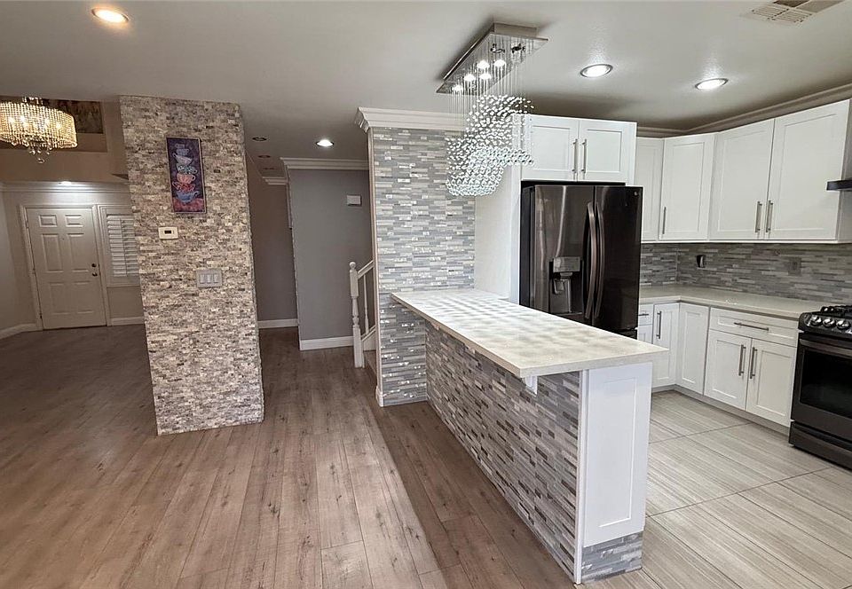 1st image of 10087 Yellow Canary Ave