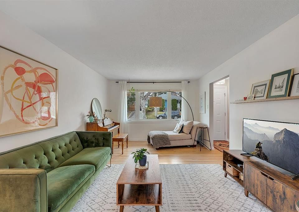 1st image of 254 W Hendon Dr NW