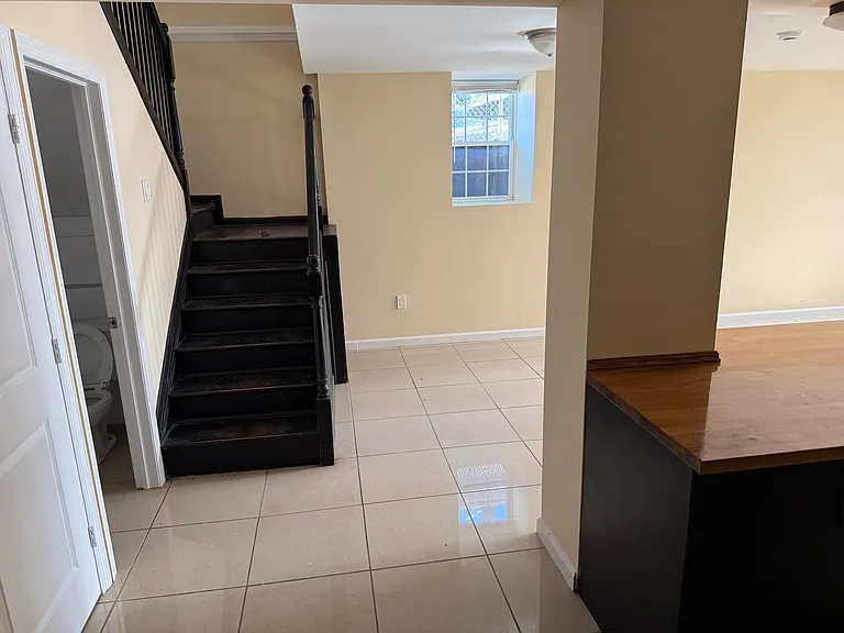 183 Thorne St — Photo 8