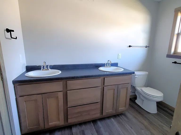 685 Heritage Ln — Photo 23