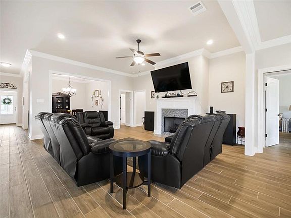 5th image of 38 Driftwood Dr