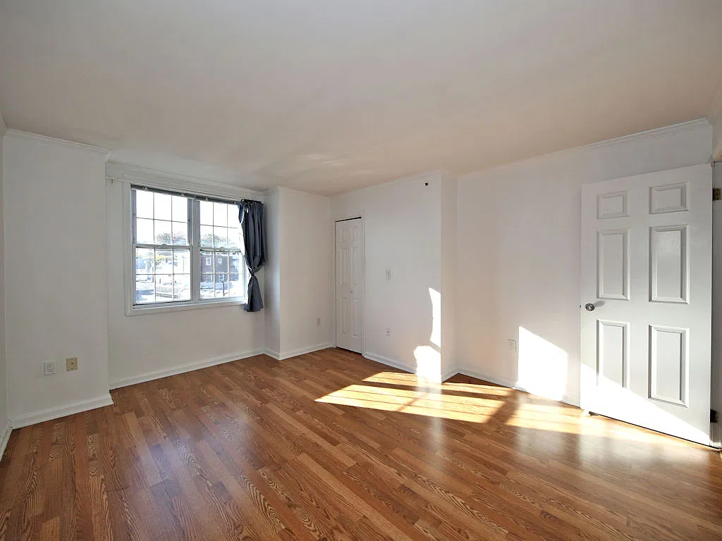Townhouse for Rent — Photo 3