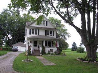 11505 Platten Rd, Lyndonville, NY 14098