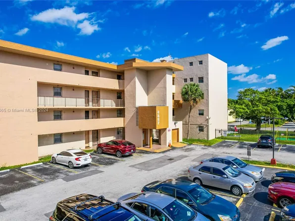 8887 Fontainebleau Blvd APT 205, Miami, FL 33172