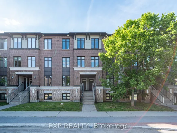 601 Chapman Mills Dr #A, Ottawa, ON K2J 5T1