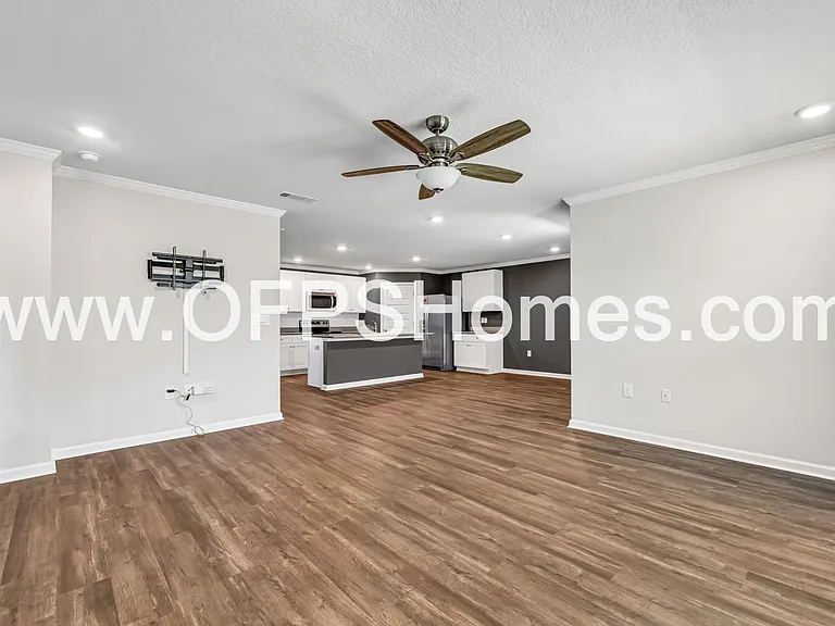 413 Scarborough St — Photo 8