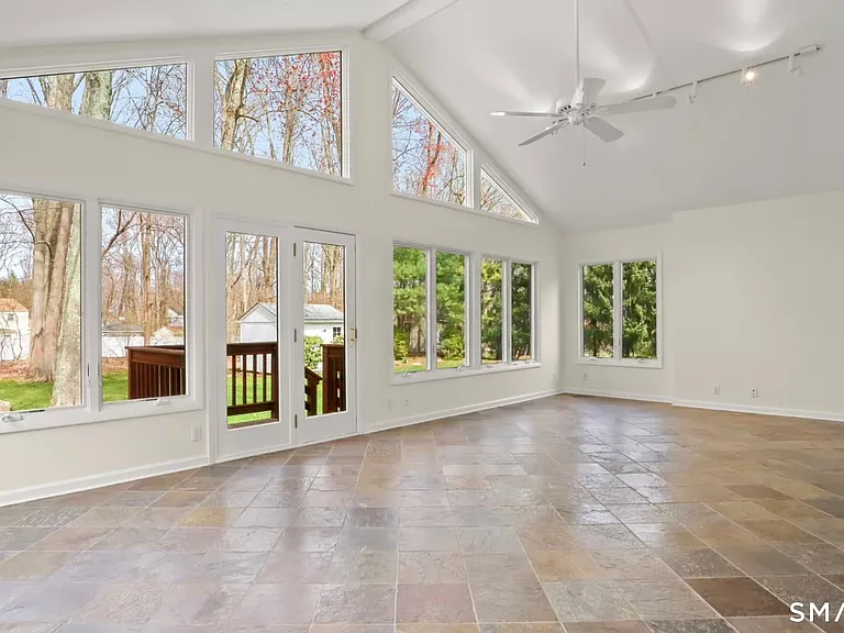 511 Roxbury Rd — Photo 13