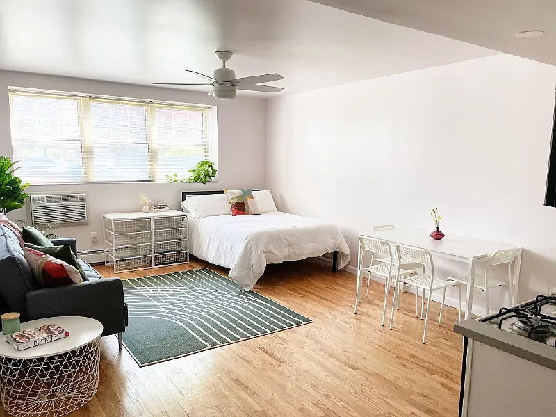 Monthly Winter Through March 2027 - Rental Chic Studio just Steps from the Beach! - Asbury Park — Photo 3