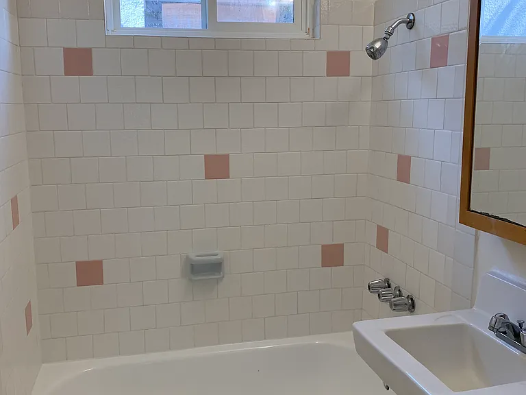 454 S Oak Knoll Ave #6 — Photo 4