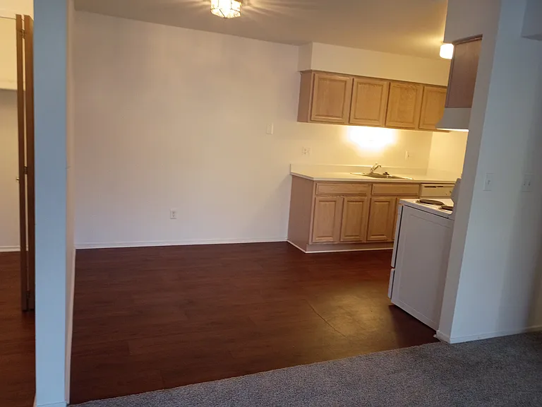 Prentiss Pointe Apartments — Photo 290