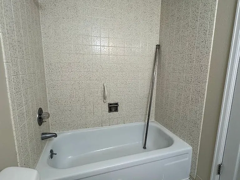 625 Manhattan Pl #109 — Photo 11