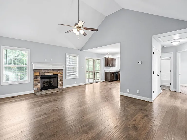 771 Banister Dr — Photo 6