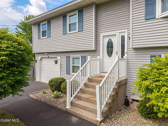 3rd image of 32 Scully Avenue