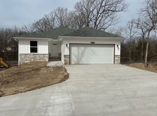 1675 N Marshall St, Marshfield, MO 65706