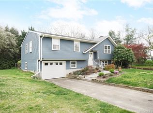 38 Fawn Hill Dr, Westbrook, CT 06498