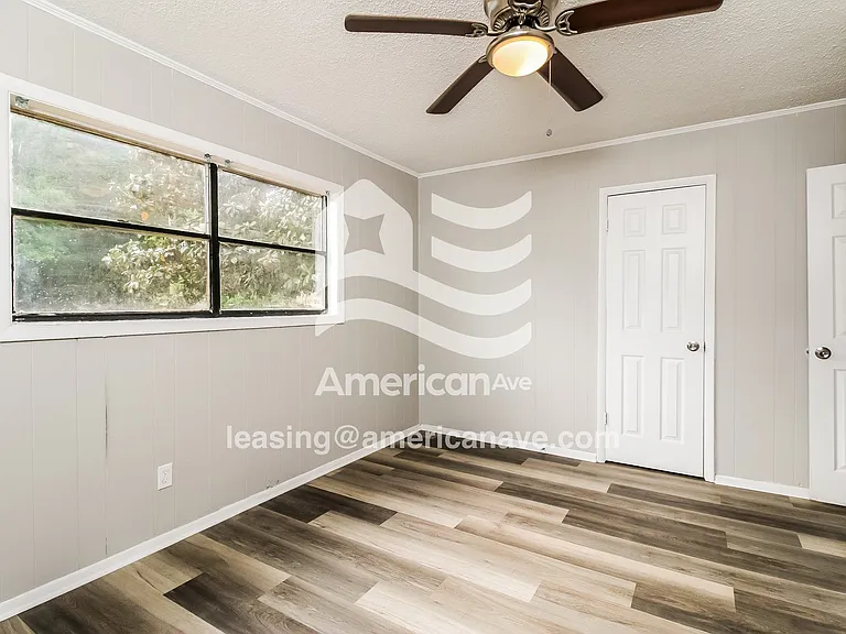 1181965_007_main_bedroom_7.jpg