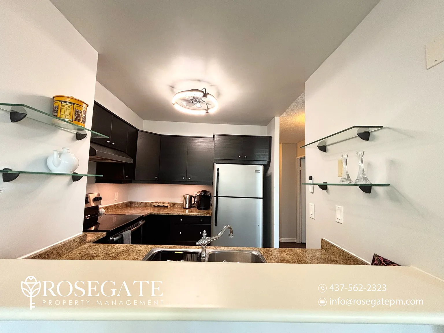 140 Dunlop Street East Barrie — Photo 4
