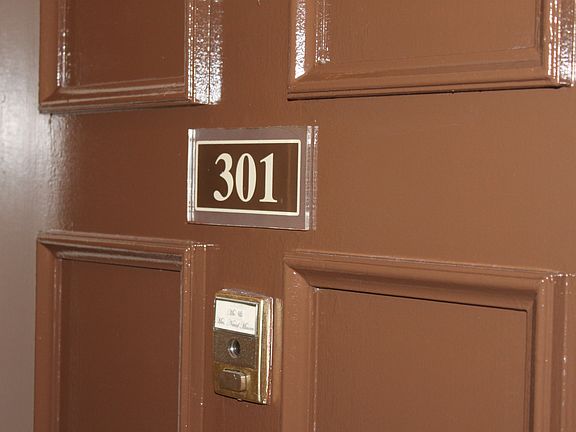 3rd image of 1226 S Shenandoah St APT 301