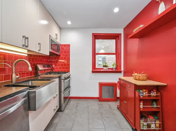 189-23 39th Avenue image 2 of 6