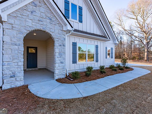 4th image of 156 Hidden Meadows Dr