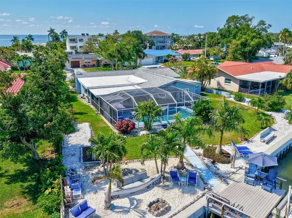 563 Lewis Blvd SE, Saint Petersburg, FL 33705