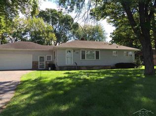 1390 N Center Rd, Saginaw, MI 48638