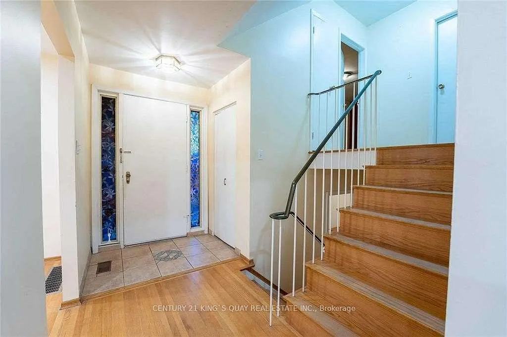 Building Photo - 7 Ennismore Pl