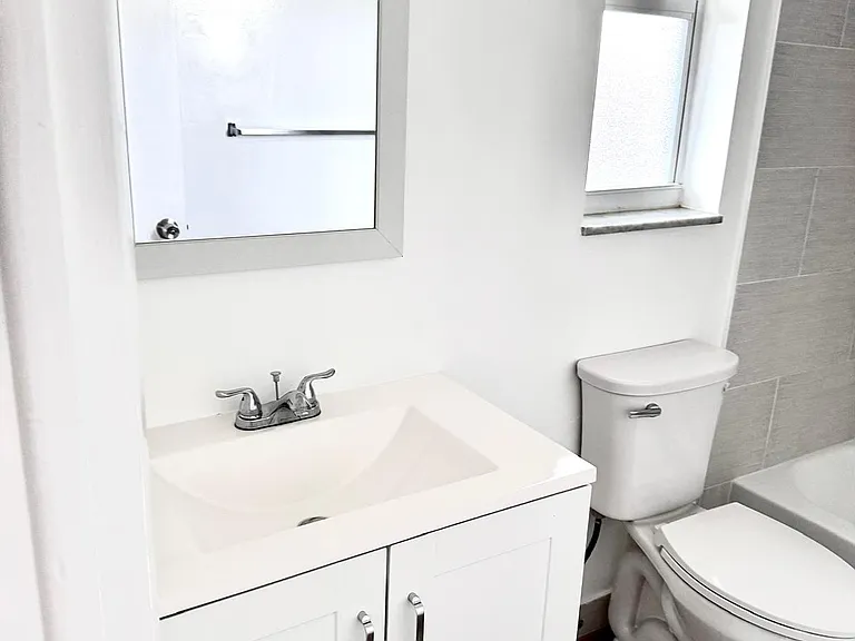1008 18th Ave N #1 — Photo 15
