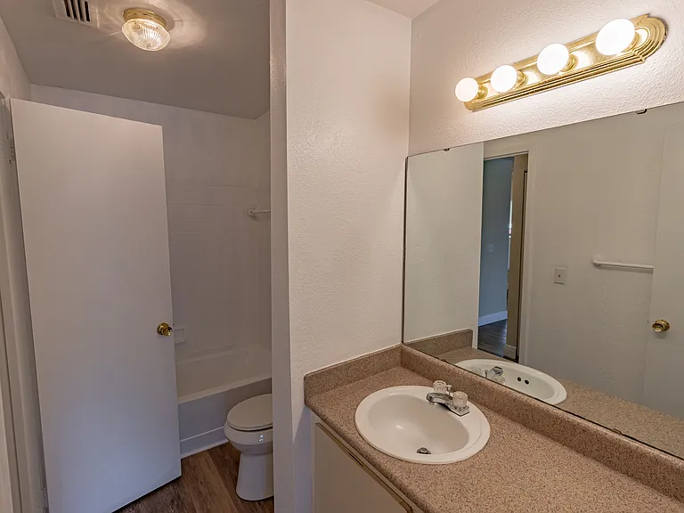 632 Kenwick Cir #202 — Photo 10