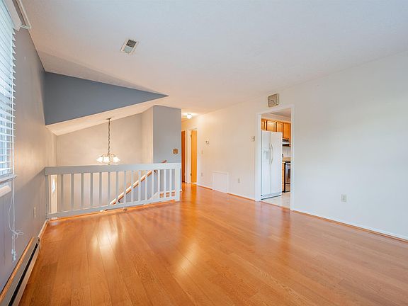 5th image of 820 Cambria St NW