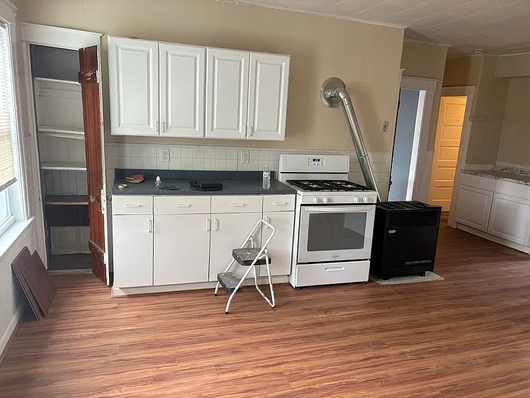 8 Prospect St #3 — Photo 10