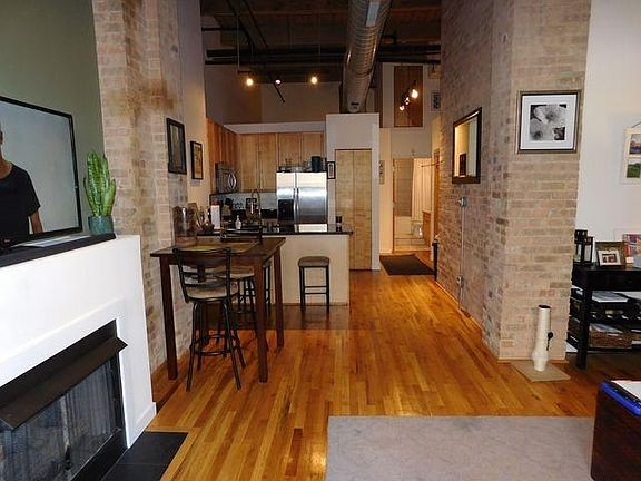 4th image of 1918 S Michigan Ave APT 107