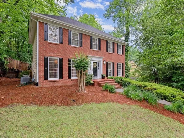 1582 E Bank Dr, Marietta, GA 30068