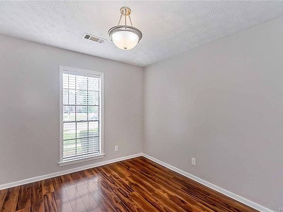 4th image of 7148 Breckenridge Dr