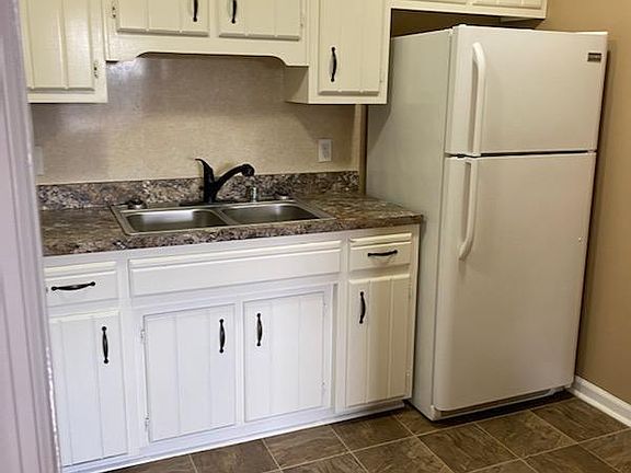 4th image of 438 Harrodswood Rd #8