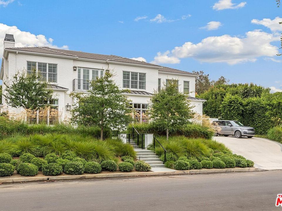 1st image of 841 Toulon Dr