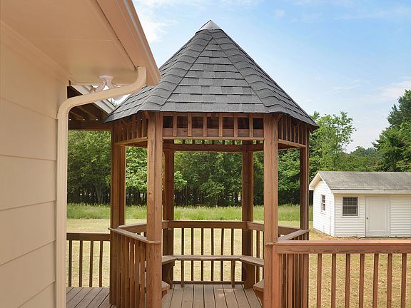 4th image of 5807 Highlawn Dr