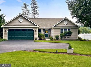 4A Sycamore Dr, Reading, PA 19606