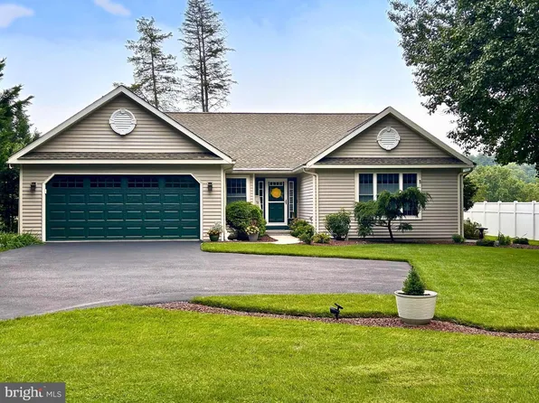 4A Sycamore Dr, Reading, PA 19606