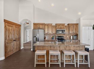 425 E Meadow Lark Ln, Elk Ridge, UT 84651